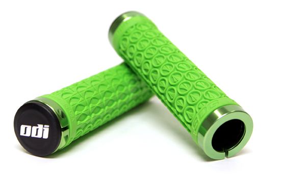 Грипсы 130мм, нежно-зеленые с 2 зелеными алюм lock-on.