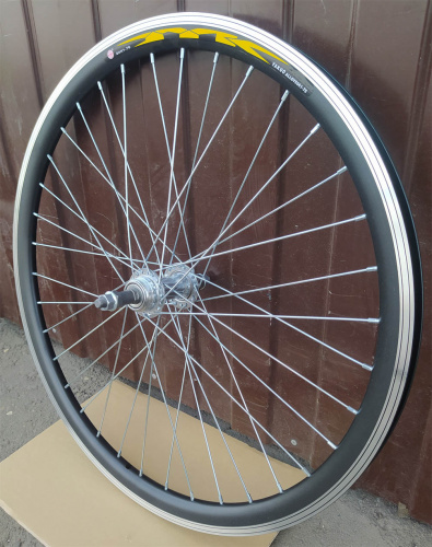 Колесо заднее 24", обод двойной алюм, под трещетку, втулка серебристая стальная под гайки, черное. для велосипеда