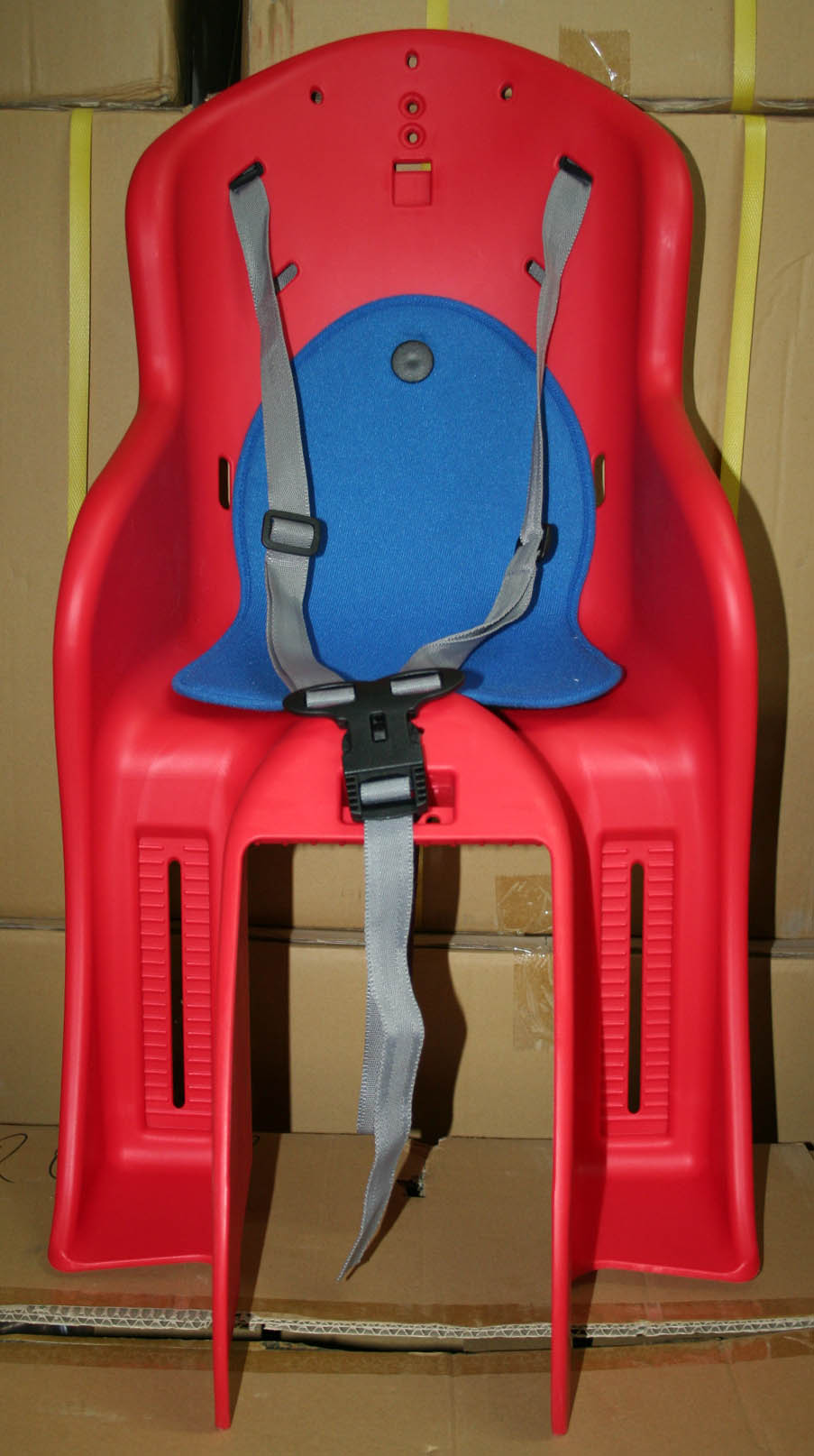 Кресло детское заднее, на багажник, красное, 25кг макс вес.