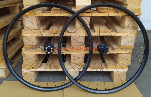 Комплект колес 27.5"x28мм, TLR, 28отв, 2/4промп, 11 скор, перед 15х100мм, зад 12х142мм, нерж спицы. для велосипеда